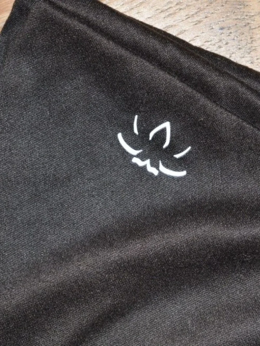Beyond Yoga Hidden Pocket Infinity Scarf Black OS Lightweight Zipper Pocket New